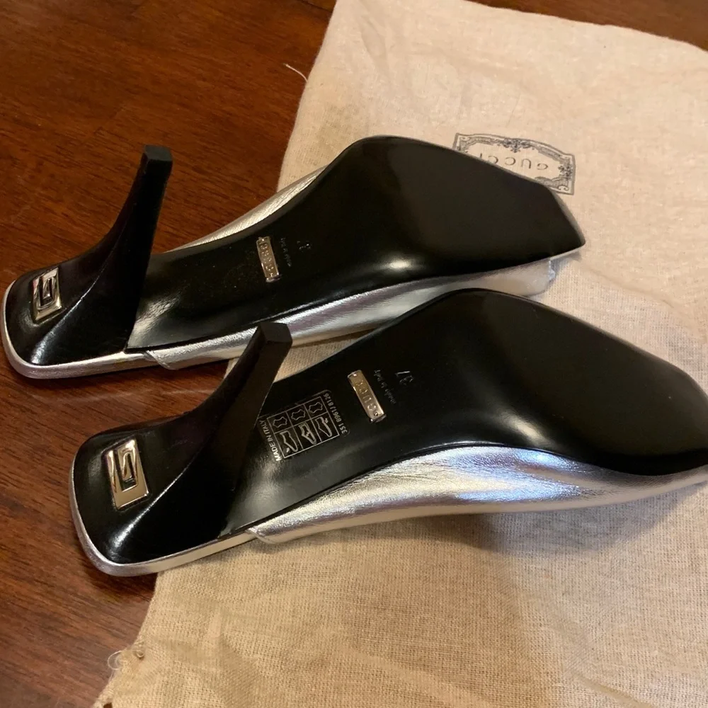 Brand new, rare,authentic ,real leather silver  Gucci shoes,made in Italy,size 7 - Picture 17 of 17